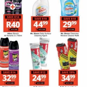 Window cleaner at Checkers