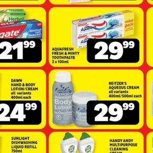 Toothpaste aquafresh  at Usave