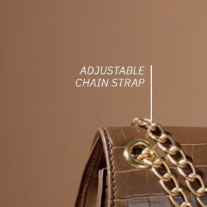 Chain at Justine