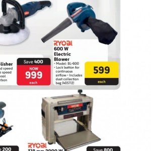 Blow dryer at Makro