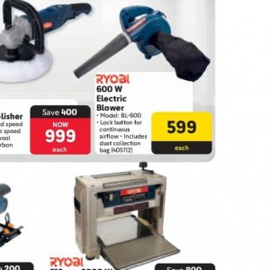 Blow dryer at Makro