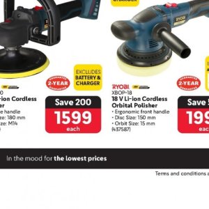 Charger at Makro