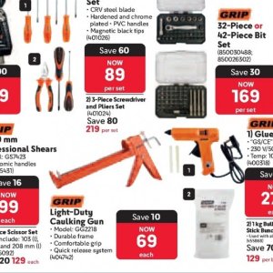 Pliers at Makro