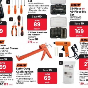 Pliers at Makro
