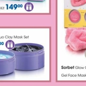 Face mask at Clicks